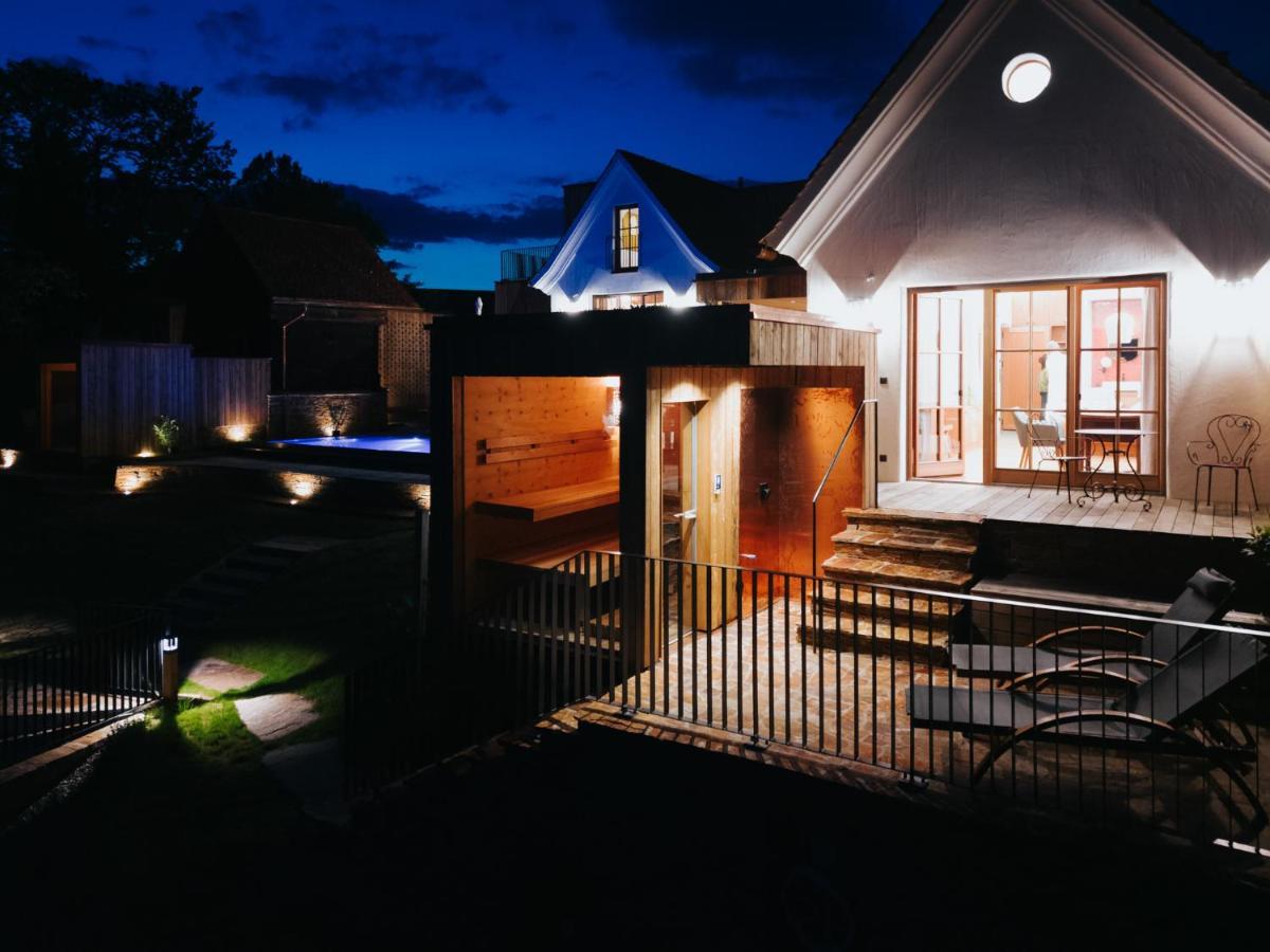 Am Wildbachberg - Luxus Ferienhaeuser Mit Infinitypool, Privatsauna Und Weinkeller Deutschlandsberg Exterior foto